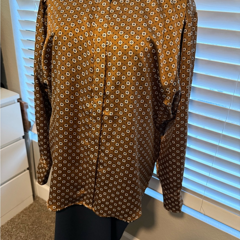 Sanctuary Brown and White Patterned Blouse silky fabric elegant raglan sleeves